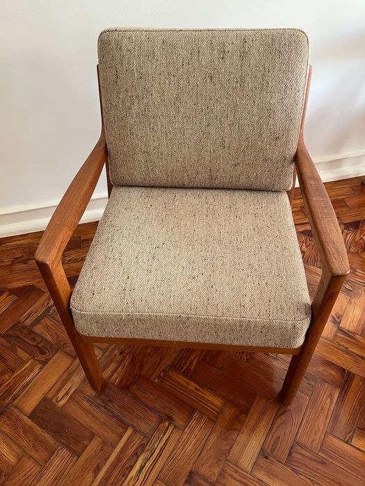Cadeirão dinamarquês teca de Ole Wanscher