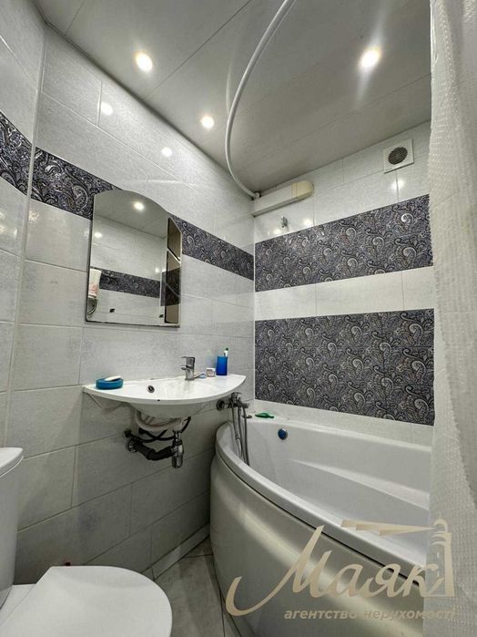 Продаж 2 кімнатної квартири Комунарський рн-ні