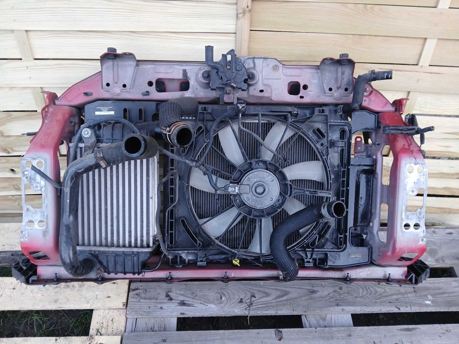 Pas przedni chlodnica wentylator Toyota Yaris II 1.4 D4d 06-09r 3P0