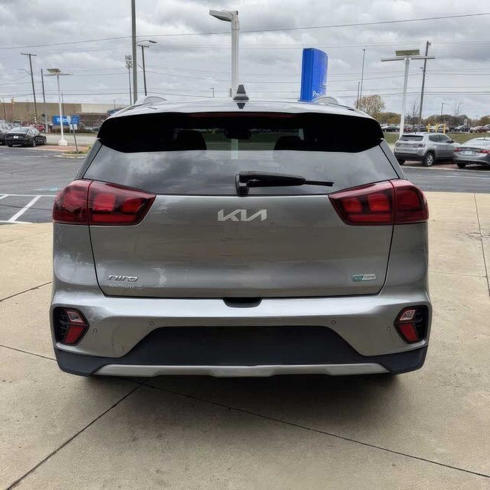 Kia Niro LXS      2022