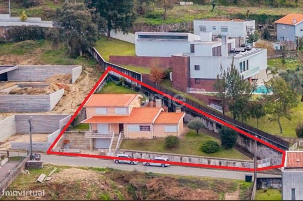 Moradia T5 em Este S. Pedro/ Braga