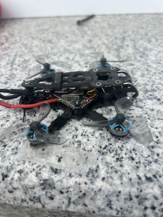 Dron fpv cube 18 2s