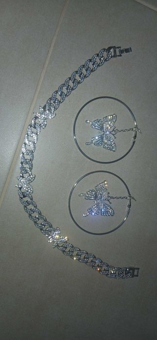 Conjunto Colar + Argolas Borboleta – Prateado