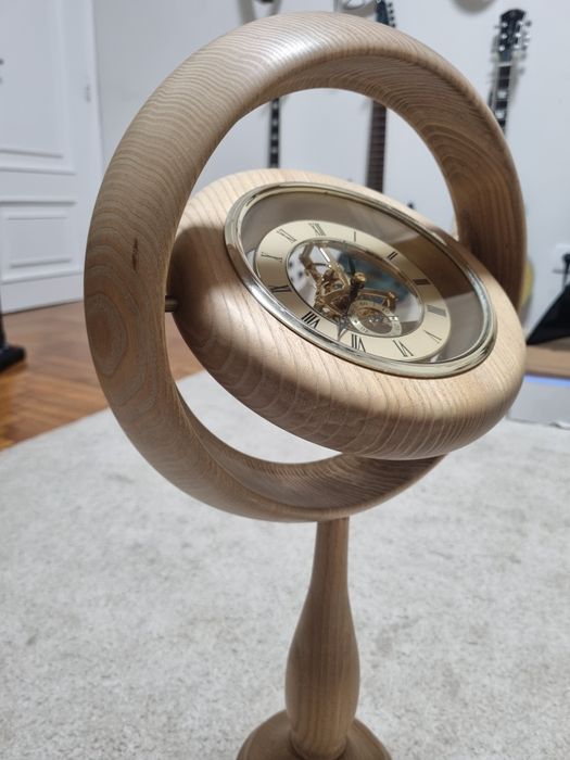 Relógio em madeira trabalhada. REDUÇÃO DE PREÇO!!!