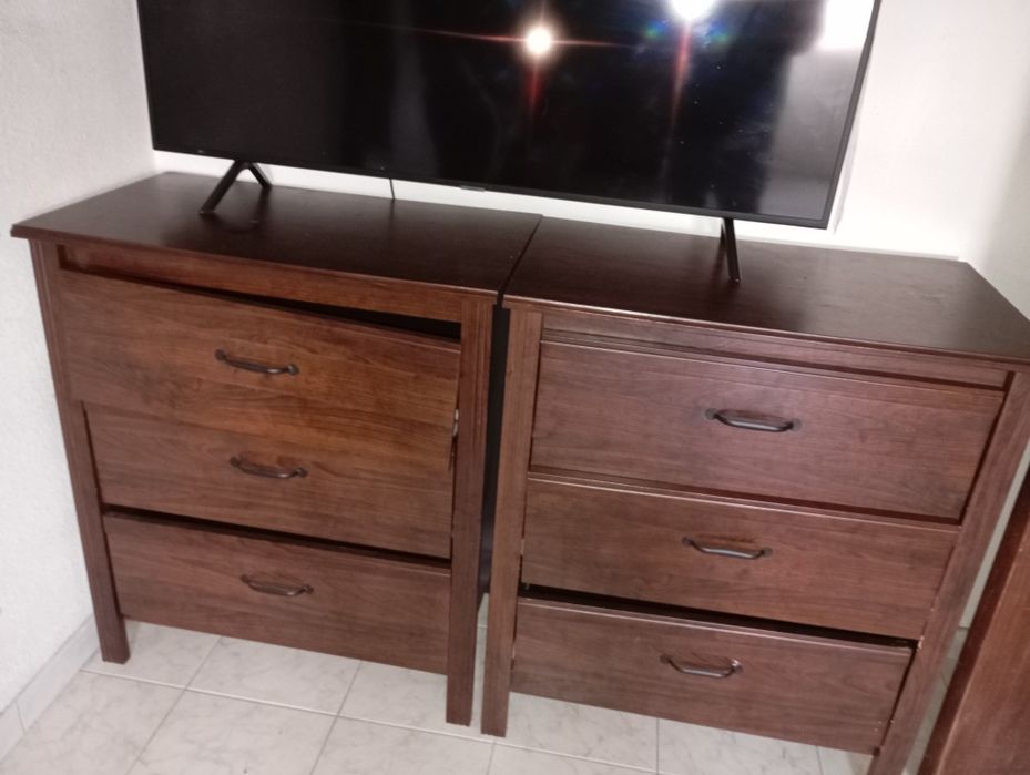 TV plasma, frigorífico, fogão e máquina de levar
