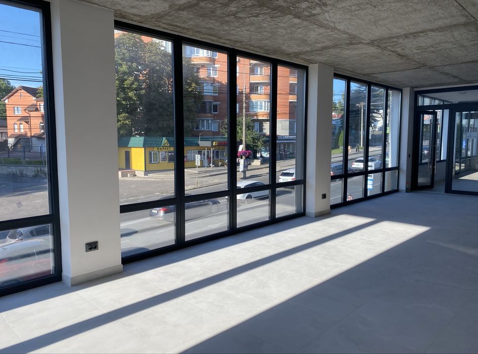 Оренда комерційного приміщення на Проспекті Степана Бандери 12А.