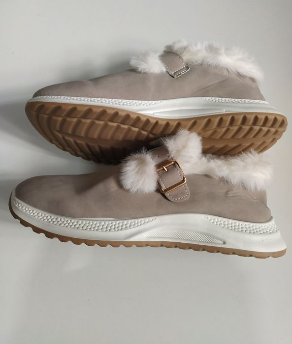 Зимові жіночі черевики нові