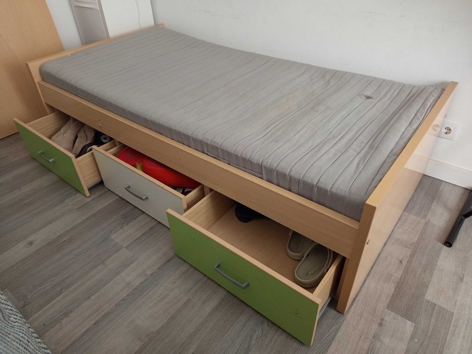 Cama solteiro com gavetas