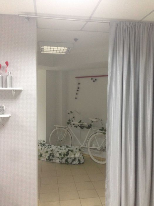 Торгівельне приміщення, салон