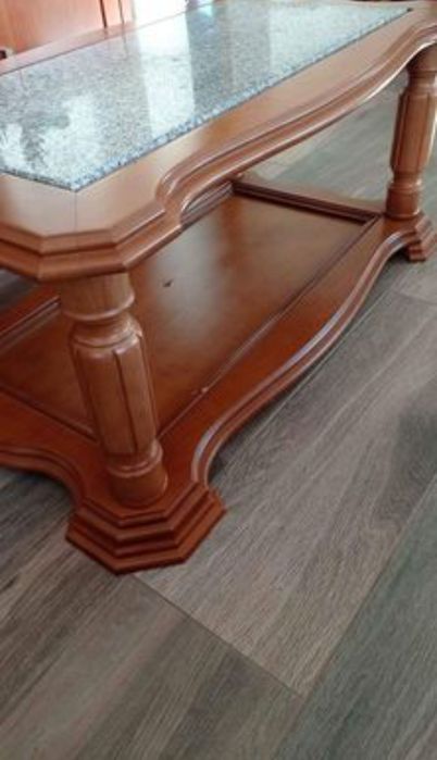 Mesa de centro com pedra