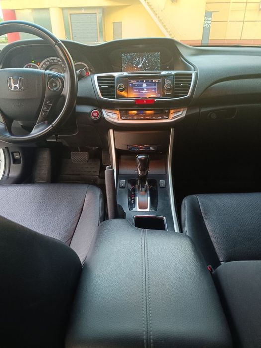 Продам Honda Accord Executive.