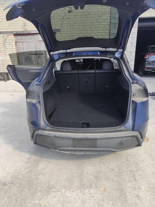 Пластик салону Tesla Model Y Juniper 2025-2026