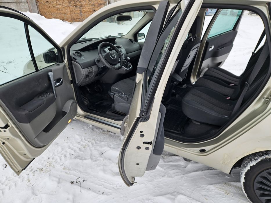 Renault Scenik 2006 рік  1.9 дизель  для військових