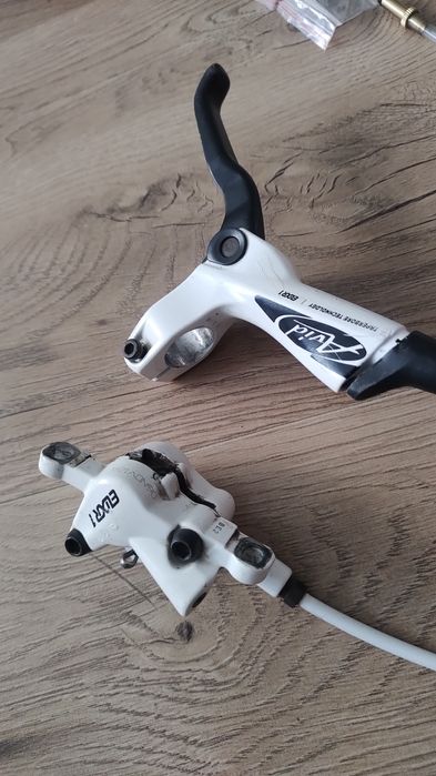 Hamulce hydrauliczne Avid Elixir 1 z klockami