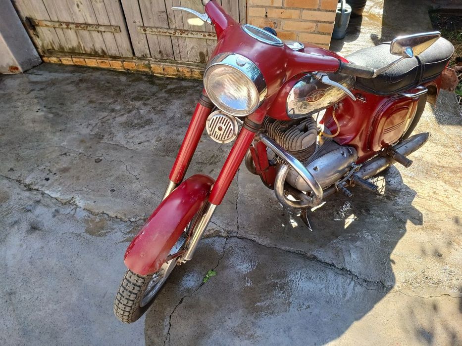 Ява 360  старушка