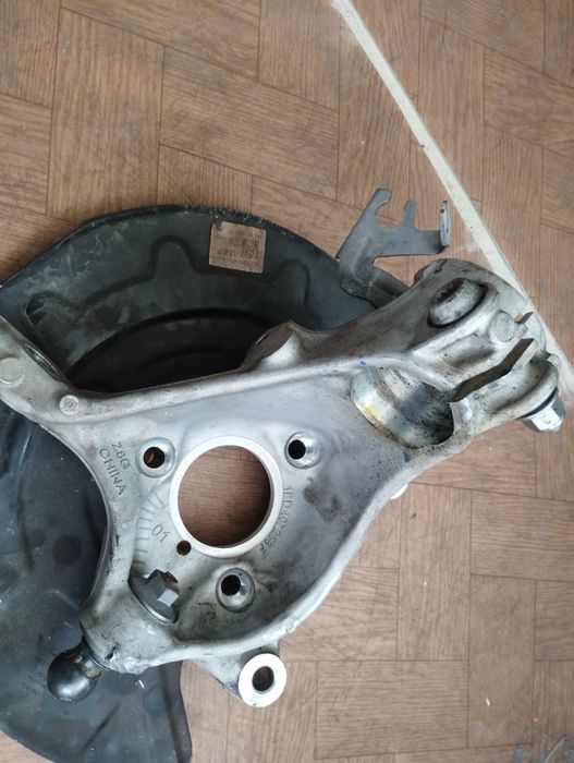 Цапфа перед права ID4   1ED 407 254 F