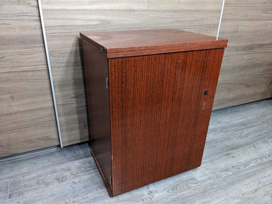 Швейна машинка Чайка 142 М