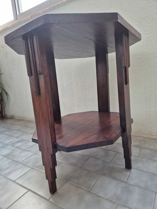 Mesa em Madeira Rústica