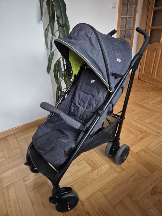 Wózek spacerowy Joie typu parasolka