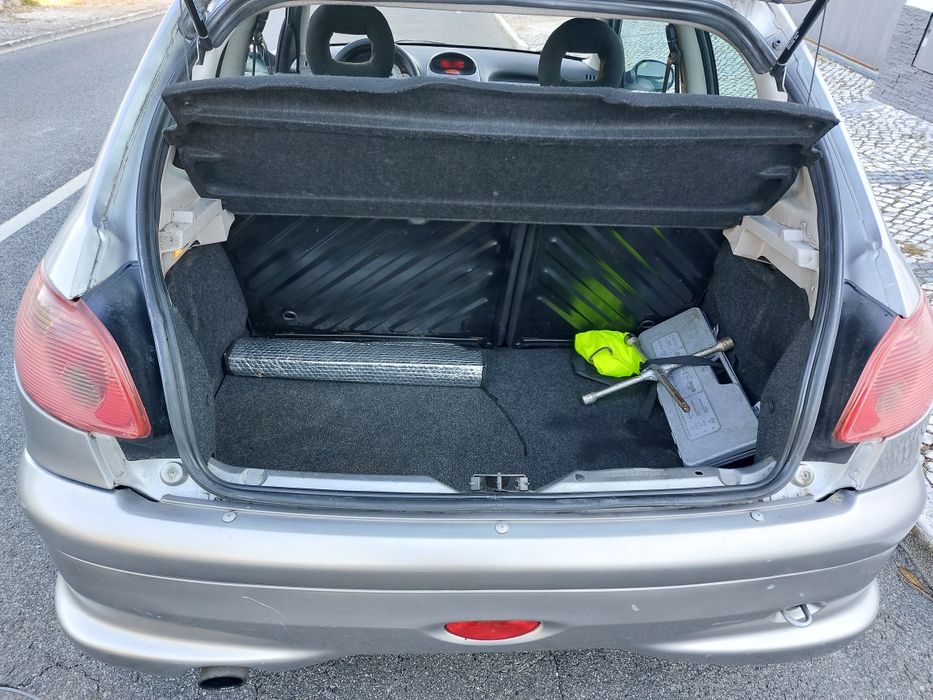 Peugeot 206 XS 2.0 Hdi Ano 2003 estimado económico 2 donos