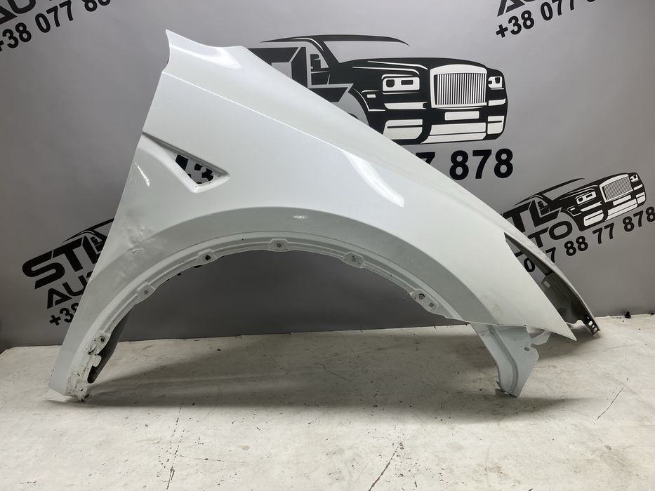 Праве крило Tesla Model Y
