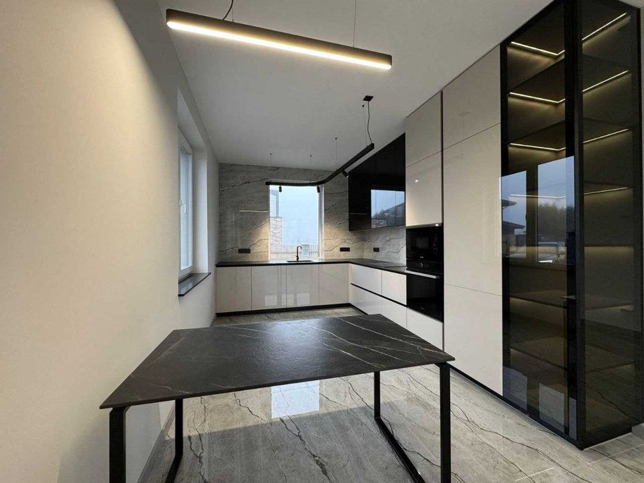 Новий БУДИНОК «на Щасливому». 140 м2. Всі Центральні комунікації.