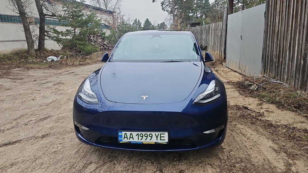 Tesla Model Y 2023