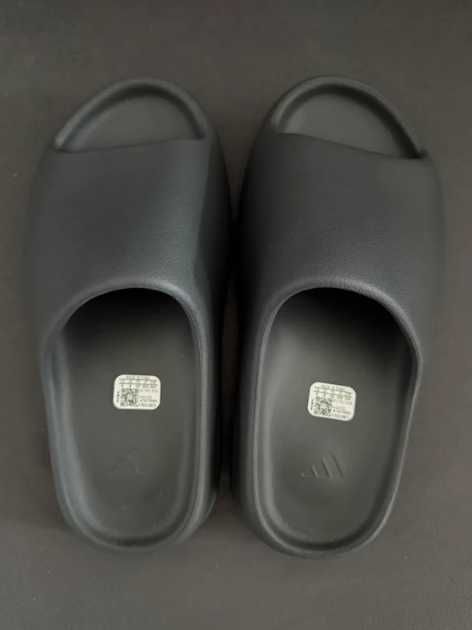 Buty Yeezy, czarne R.44.5