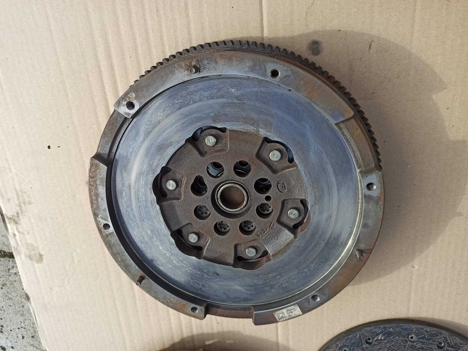 Dwumasa Sprzegło kpl RENAULT Master III IV Movano 2.3 DCI EU6 18-