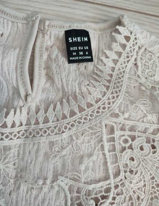 Nowa elegancka bluzka na lato z ozdobnym dekoltem rozm 38 M