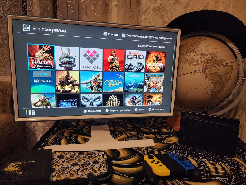 Nintendo Switch з комплектом та чохлом