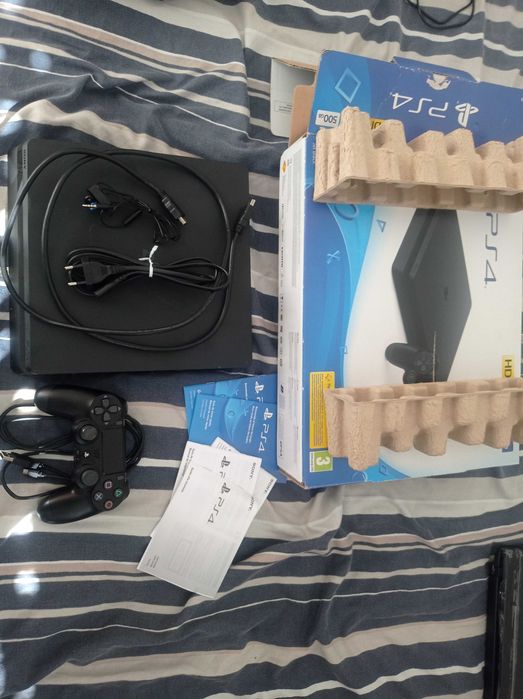 Play Station 4.  500Gb