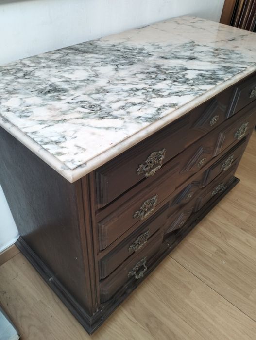 Vendo cómoda em bom estado .