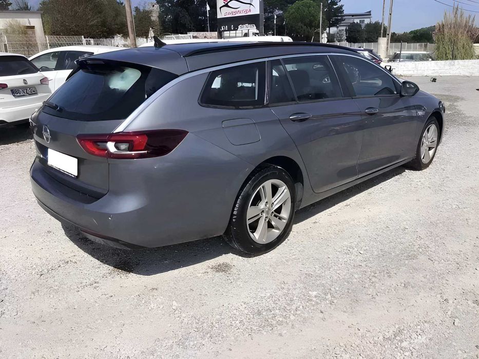Opel Insignia Sports Tourer 1.5 D Ultimate | Financiamento disponível