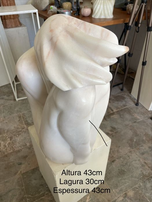 Escultura em mármore Estremoz