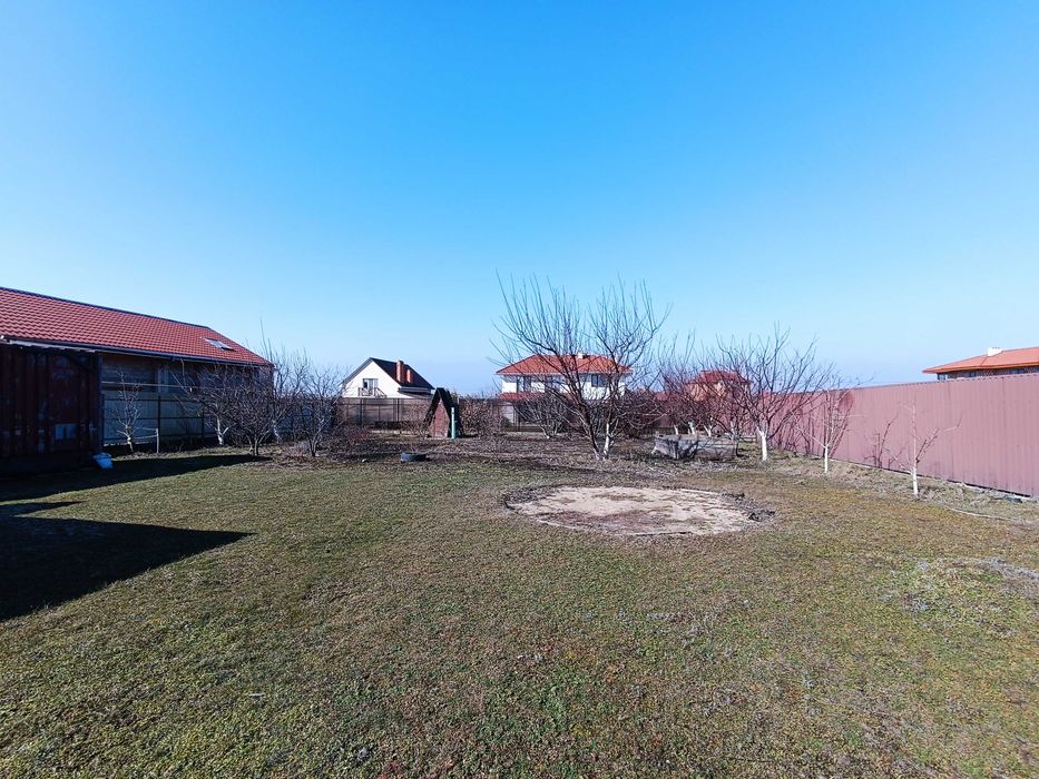 Продам ділянку з дачним будинком с.Санжійка