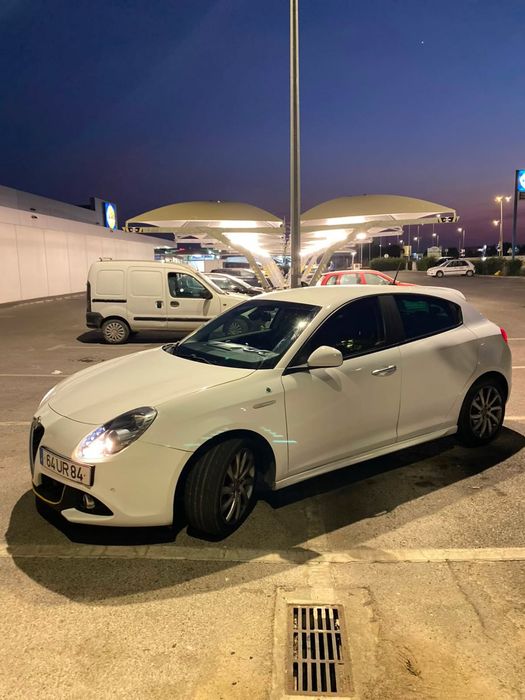 Alfa Romeo Giulietta 1.6 jtdm 05/2018 || trato de financiamento