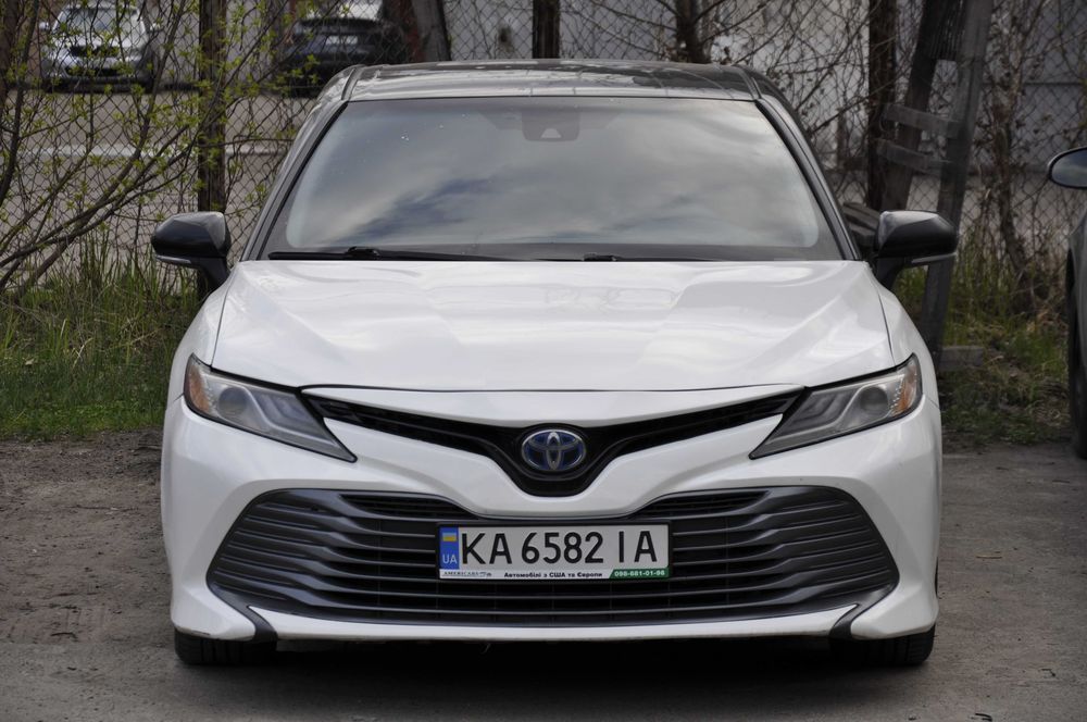 Оренда авто Toyota Camry 70 Hybrid | Київ