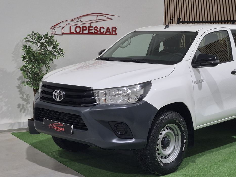 Toyota Hilux 2.4 D-4D - 2018 | GARANTIA | NACIONAL - 3 LUG
