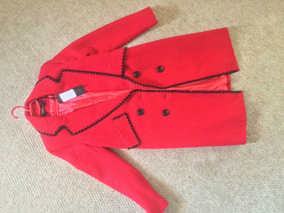 пальто красное  весна