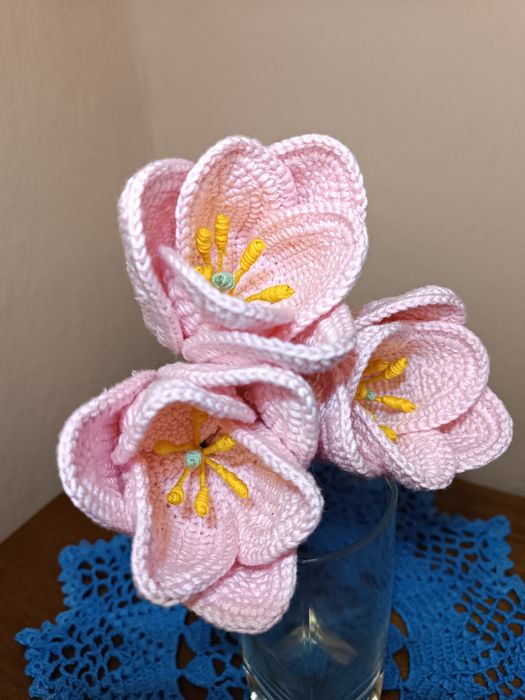 В'язані тюльпани