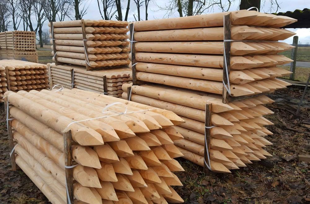 Palisada drewniana toczona paliki słupki melioracyjne kołki toczone