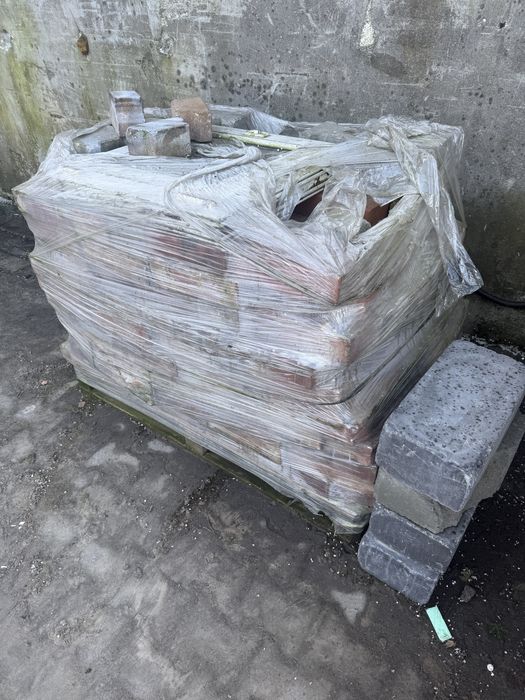 Cegła stara czerwona