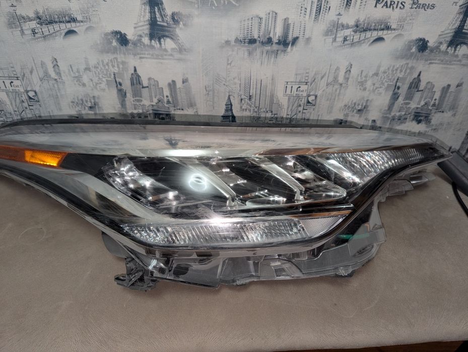 Правая фара Toyota C-HR 2018-2019 LED ЛЕД
