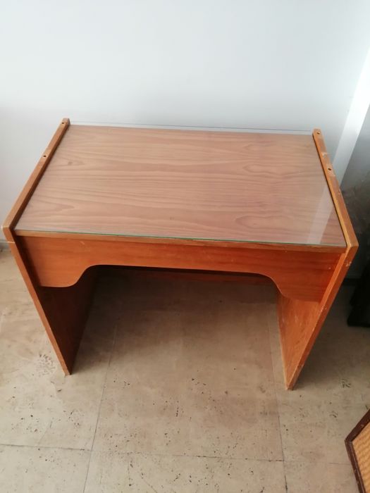 Secretaria com estante