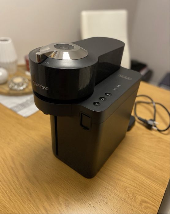 Ekspres Nespresso Vertuo  z mlekiem