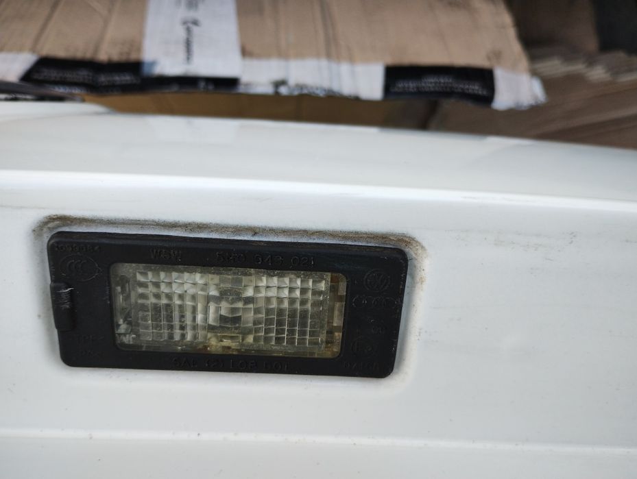 Klapa bagażnika VW Passat B6 Bez korozji biała