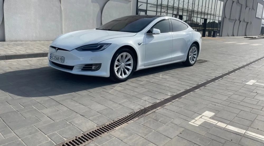 TESLA MODEL S 2018 VIN 5YJSA1E25JF286436 фото оголошення 3 з 13