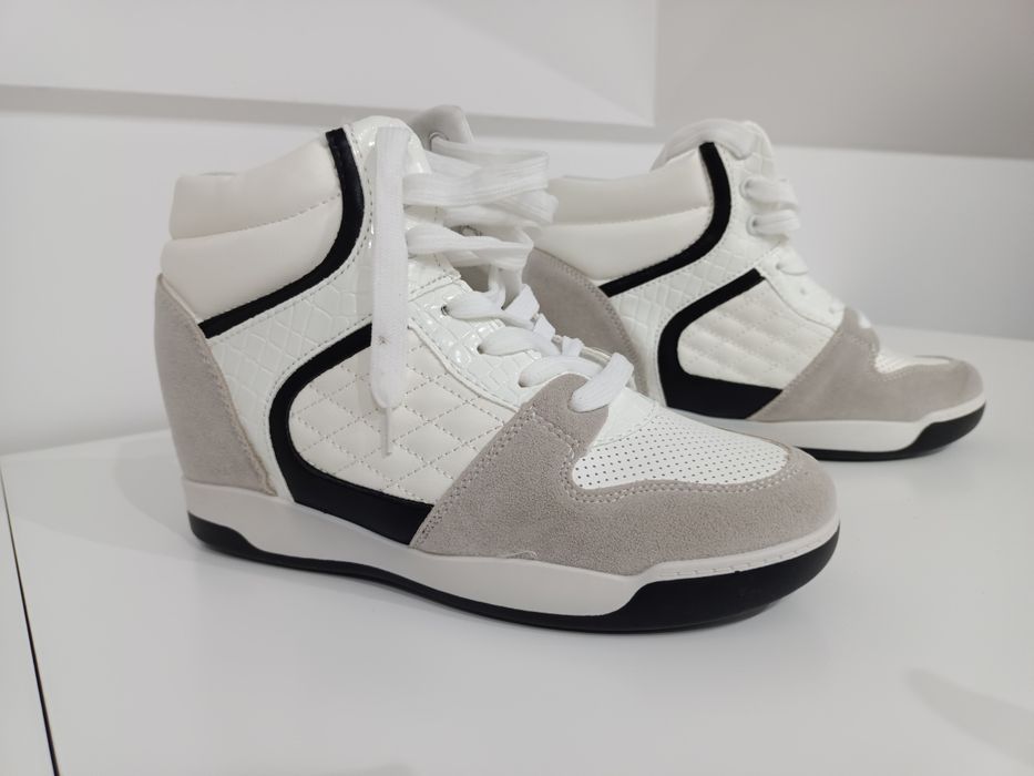 Nowe Trampki sneakersy na średnim koturnie Białe r 40.