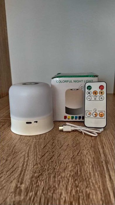 Акумуляторний сенсорний нічник з пультом | 3 кольори світла | новий